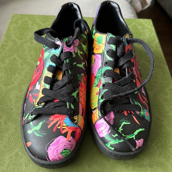 Gucci - Picture 1 of 8